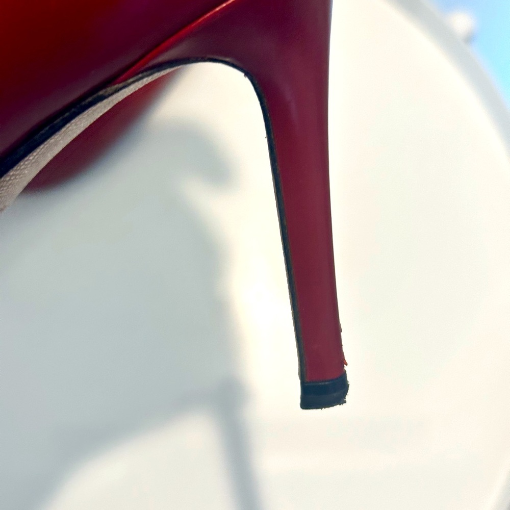 Prada Maroon Heel. - Picture 3 of 6